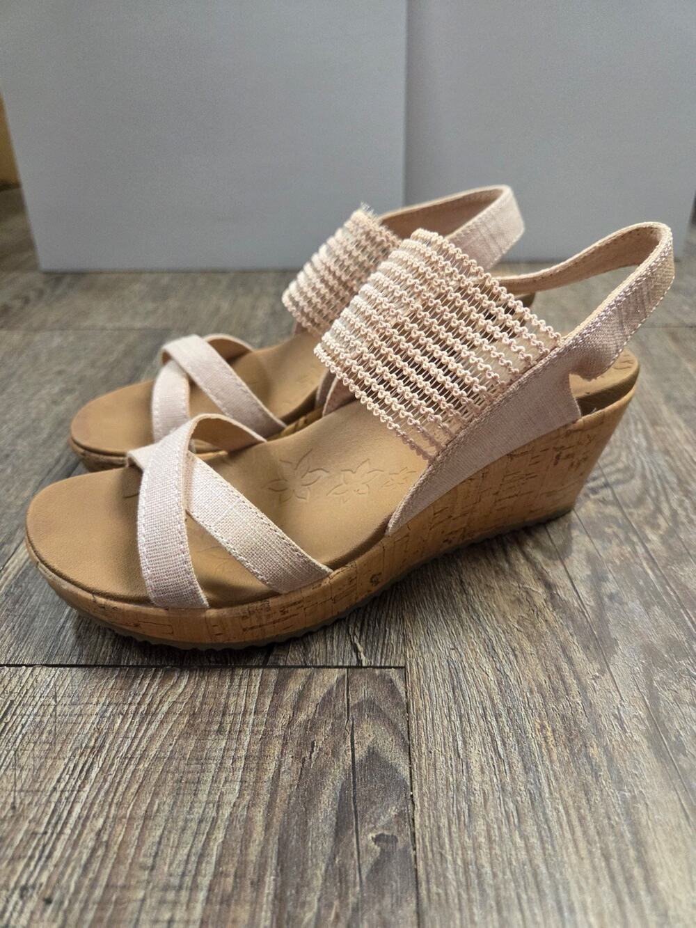 Skechers Beverlee-High Tea Luxe Foam Wedge Pink Brown Heels Sandals Shoes 6